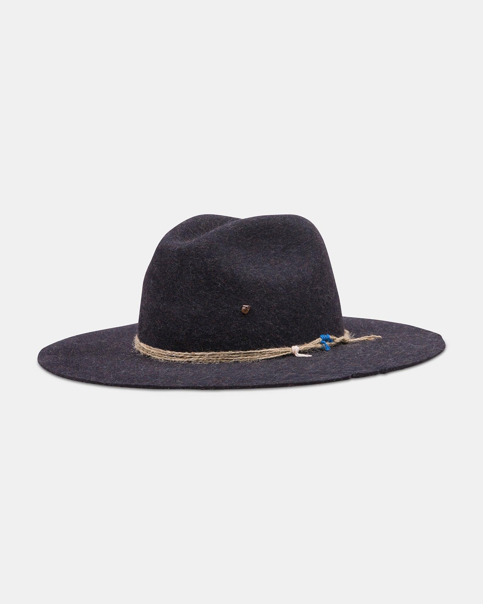 masculine-camel-victorian-travelers-superduper